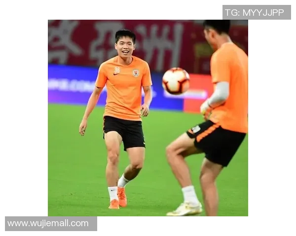 上海绿地迎战重庆球队全力争胜期待精彩对决与球迷共庆足球盛宴